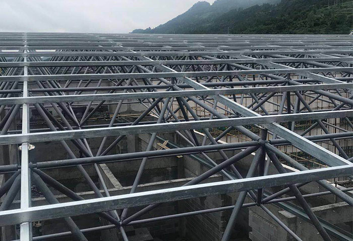 南宁仁怀冠英学校艺体楼网架
